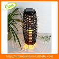 Lanterna solar com rattan de PVC